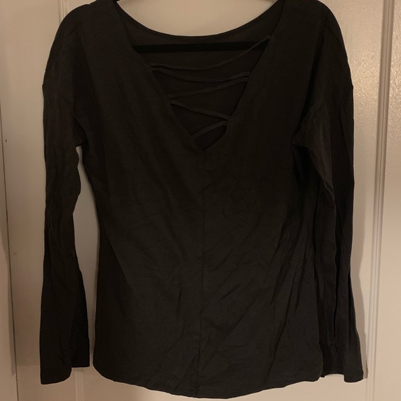 Fabletics crisscross top in front or back - Picture 3 of 5